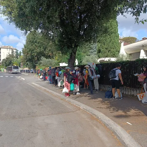 Giubileo dei giovani: accoglienza in parrocchia dei pellegrini francesi e portoghesi – foto 21