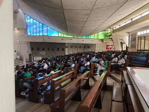 Giubileo dei giovani: accoglienza in parrocchia dei pellegrini francesi e portoghesi – foto 23