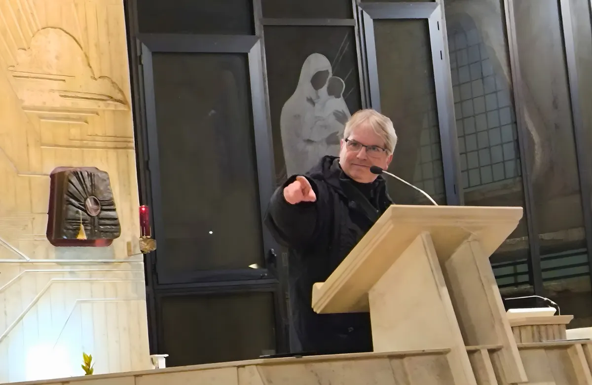 Il predicatore all'ambone durante gli esercizi spirituali di Quaresima 2026