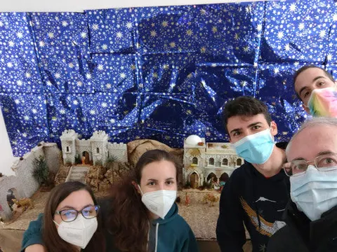 Il Presepe realizzato dai giovani per i bambini del Catechismo e della Scuola elementare ospitata dalla Parrocchia – foto 2