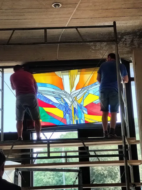 La nuova vetrata sulla Porta Santa – foto 4