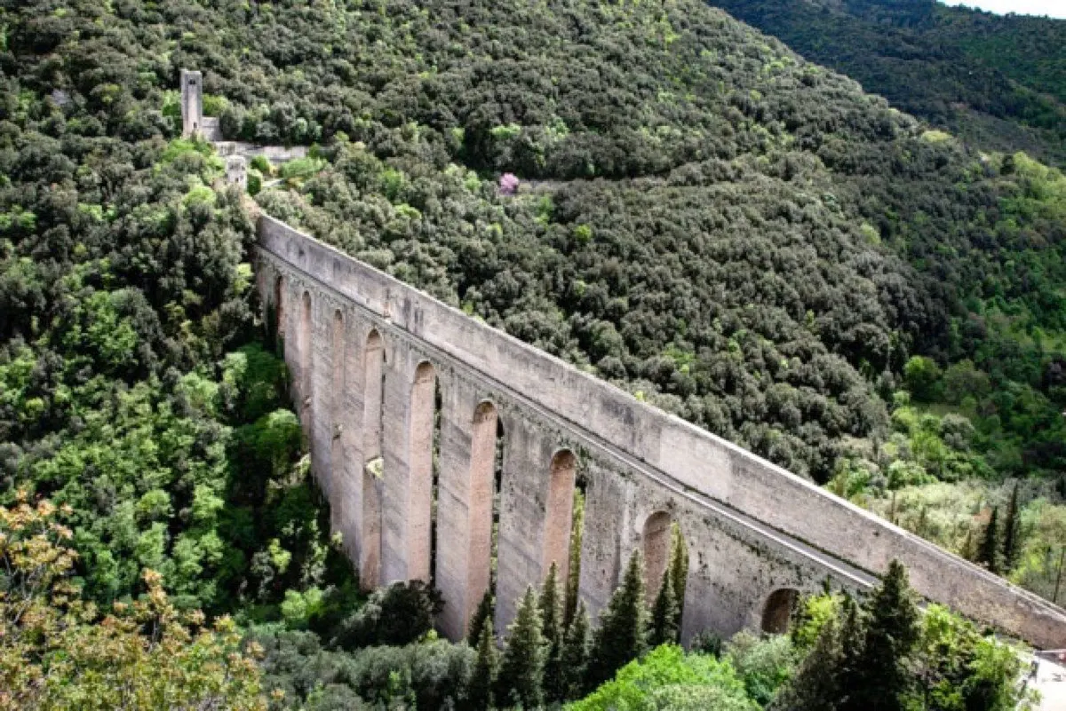 Pellegrini a Spoleto, tra arte, lago e cascata – foto 3