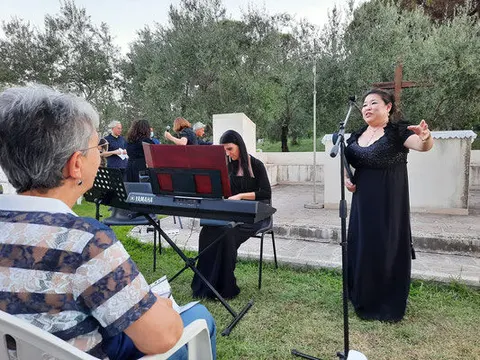 "Preghiamo, cantiamo e doniamo": beneficenza – foto 1