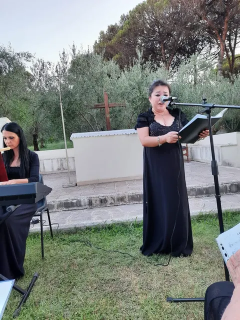 "Preghiamo, cantiamo e doniamo": beneficenza – foto 7