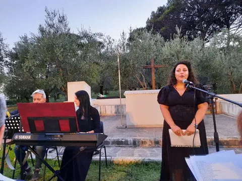 "Preghiamo, cantiamo e doniamo": beneficenza – foto 2